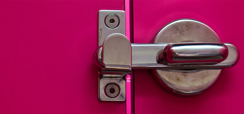 Childproof Gate Lock in Harvey, Illinois